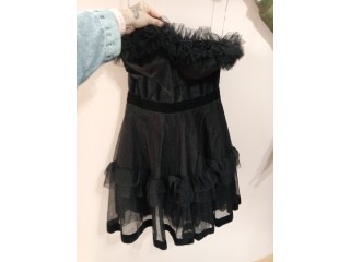 Коктейльное маленькое черное платье