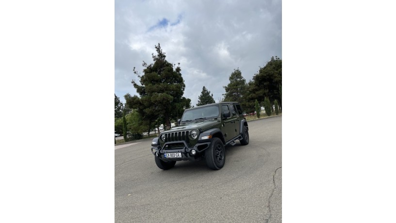 prokat-jeep-wrangler-v-tbilisi-big-0