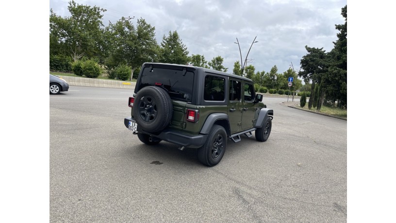 prokat-jeep-wrangler-v-tbilisi-big-3