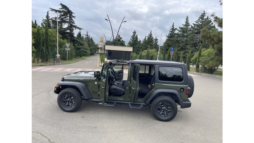 prokat-jeep-wrangler-v-tbilisi-big-2