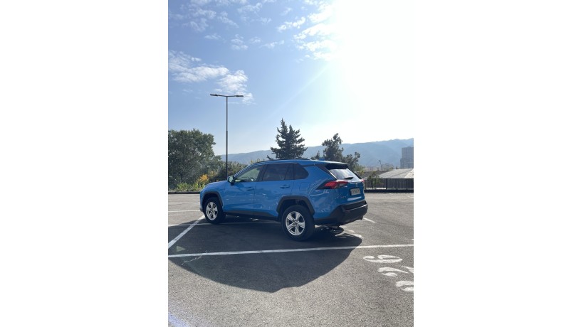 prokat-toyota-rav4-big-2