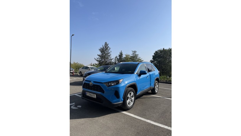 prokat-toyota-rav4-big-0